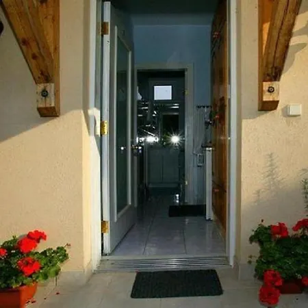 Studio Sunflower شقة Bük